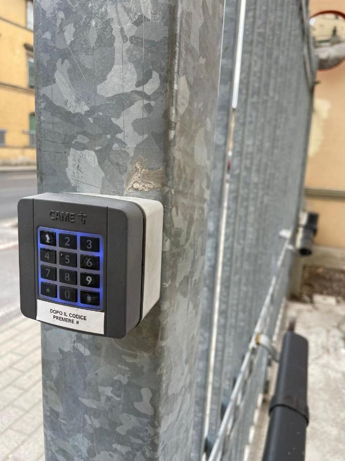 La Finestra Sul Viale Hotel Pisa Luaran gambar